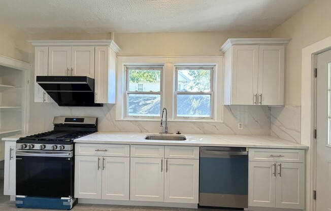 113 ELM AVE
