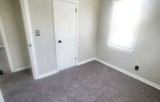 2 beds, 1 bath, 700 sqft, $1,350, Unit 03-3220