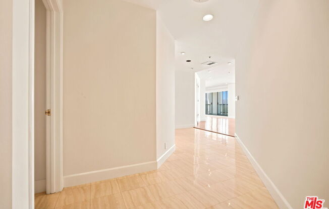2 beds, 3 baths, 2,018 sqft, $10,499, Unit 1104