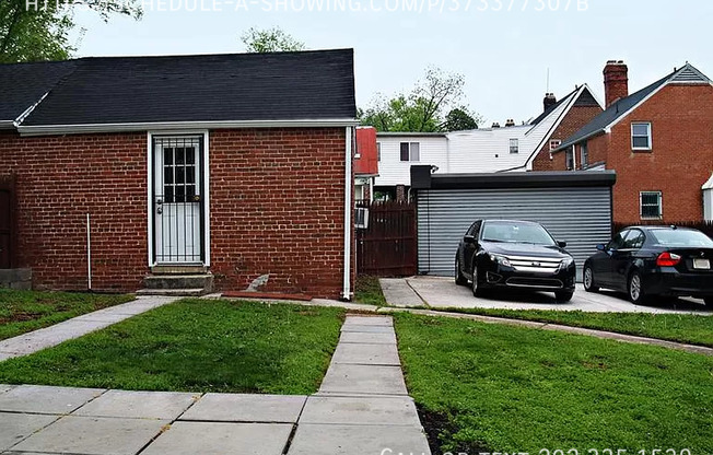2008 BRYANT ST NE