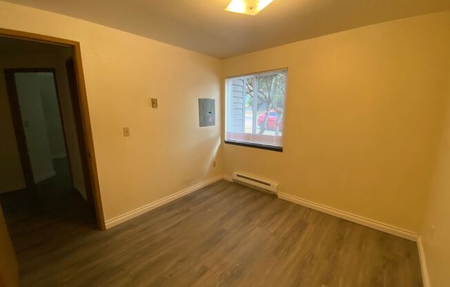 3 beds, 1.5 baths, $2,795, Unit 9