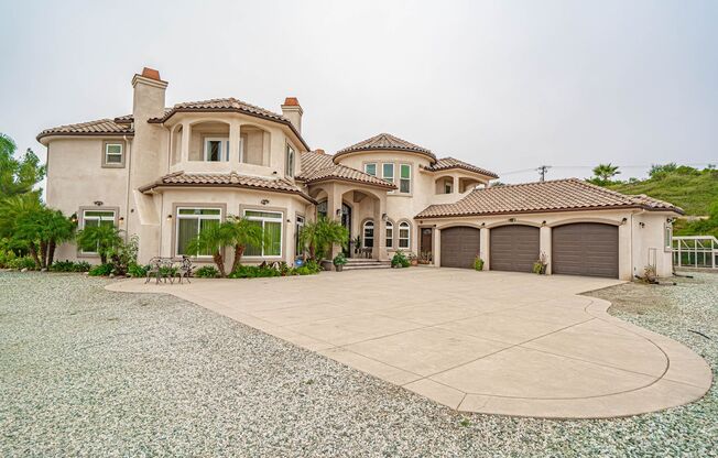 5 Bedroom Mansion on Horse Property in Santa Clarita  for Rent!