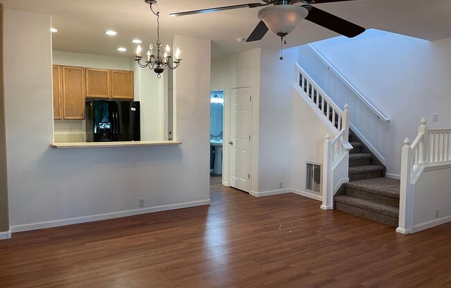 Cute 2bd, 2.5ba Townhome Across from Cottonwood Park....shorter lease term available
