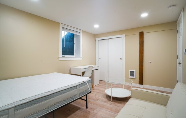13341 31 AVE NE