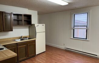 1 bed, 1 bath, $600, Unit 0004