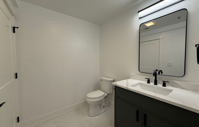 1 bed, 1.5 baths, 689 sqft, $3,395, Unit 206
