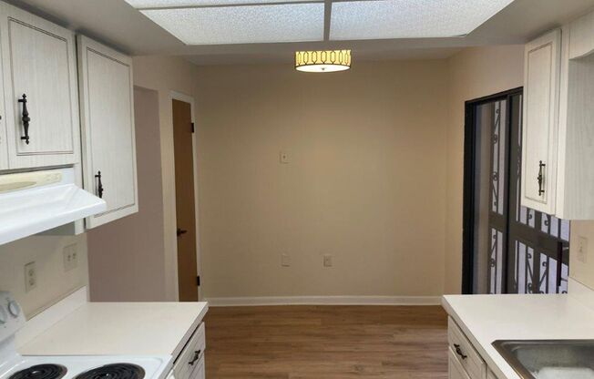 3 Bedroom 2 Bathroom Condo at Palomar Place near College Park!