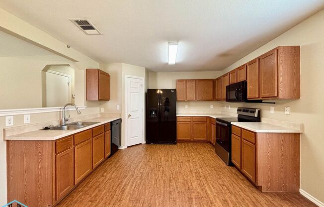 Your Perfect Retreat Awaits! A Charming 3-Bedroom 2-Bath Home Nestled in a Friendly Neighborhood!