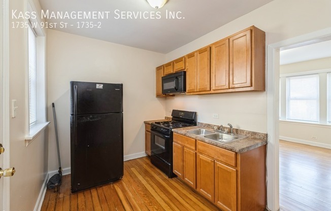 1735 W 91 ST