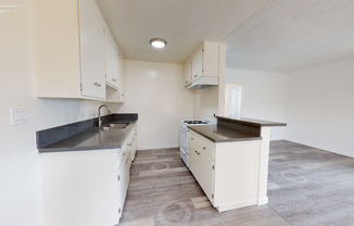 3 beds, 1 bath, $2,695, Unit 11