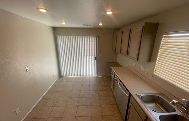 GREAT SINGLE STORY HOME!