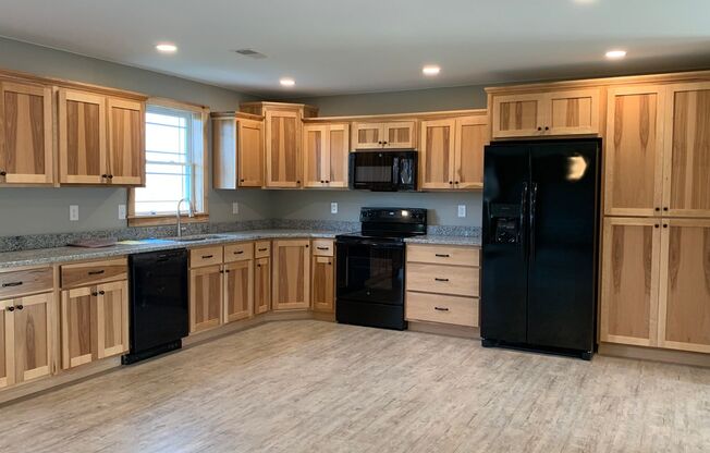 Gorgeous 3 bed, 2.5 bath single family home built in 2022 located in Timberland Estates!!