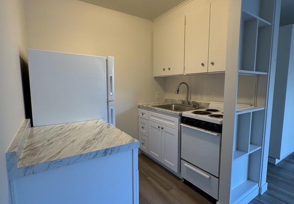 5926 FAUNTLEROY WAY SW