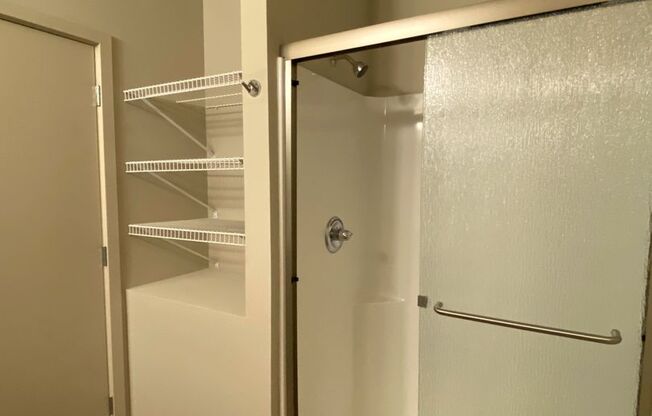 1 bed, 1 bath, 722 sqft, $1,510, Unit 465