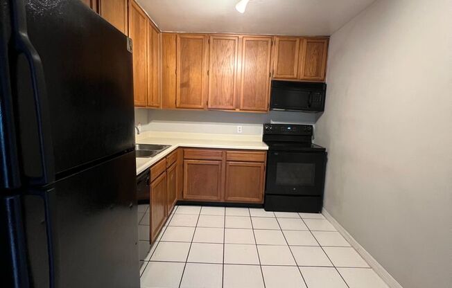 2 beds, 2 baths, 1,183 sqft, $1,400, Unit Cypress Pointe 4194D Versailles