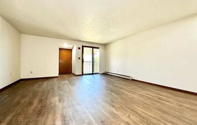 1 bed, 1 bath, 722 sqft, $925, Unit Apt. 4