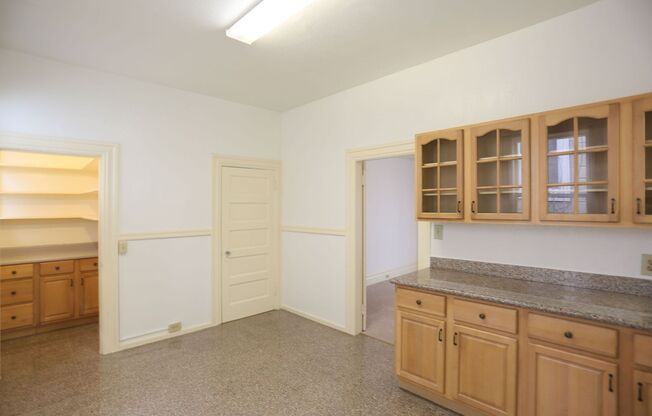 3 beds, 1 bath, $3,495