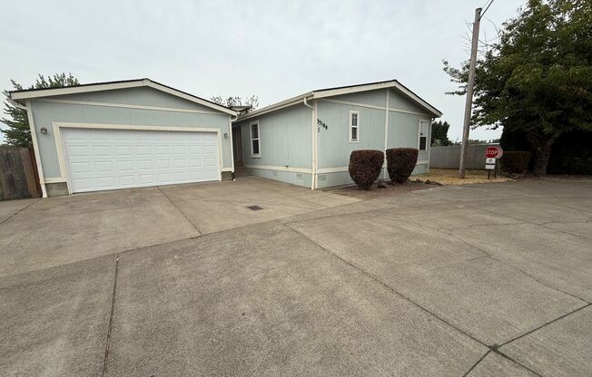 3 beds, 2 baths, 1,344 sqft, $2,495, Unit 33188-01