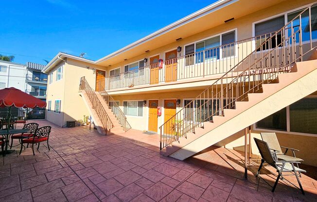 Spacious 1 & 2 Bedroom Apartments | Bond Street | Pacific Beach