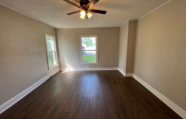 Duplex *LEASING SPECIAL AVAILABLE*