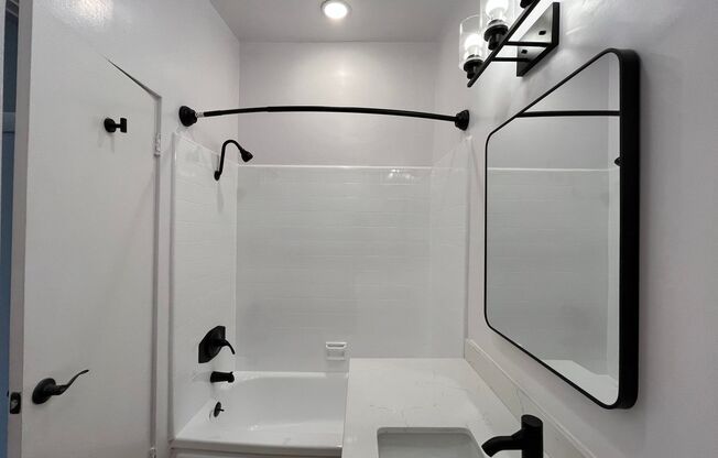 Studio, 1 bath, 615 sqft, $1,998, Unit 219