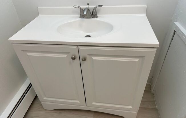 2 beds, 1 bath, 930 sqft, $1,490, Unit 48