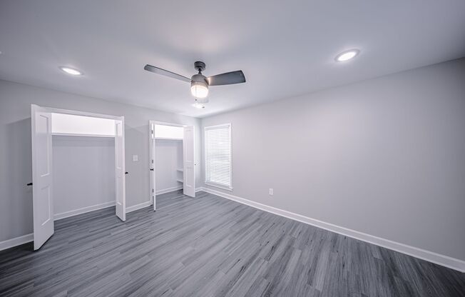 3 beds, 2 baths, 1,300 sqft, $2,300
