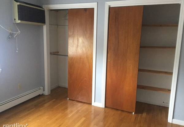 2 Bedroom Apartment on 1st Fl of Private Home - Parking - Laundry - Located in New Rochelle