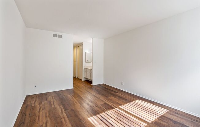 1 bed, 1 bath, $2,345, Unit Unit# 310