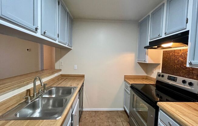 4803 Hamilton Wolfe Rd