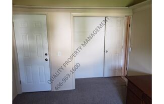 1 bed, 1 bath, 700 sqft, $950, Unit 9805.5