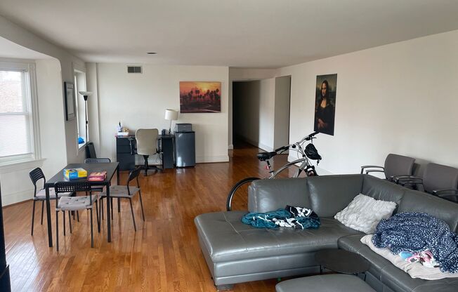 Spacious 2BR/2BTH Flat w/ HW Floors, A/C, D/W, W/D AVAILABLE JULY 10