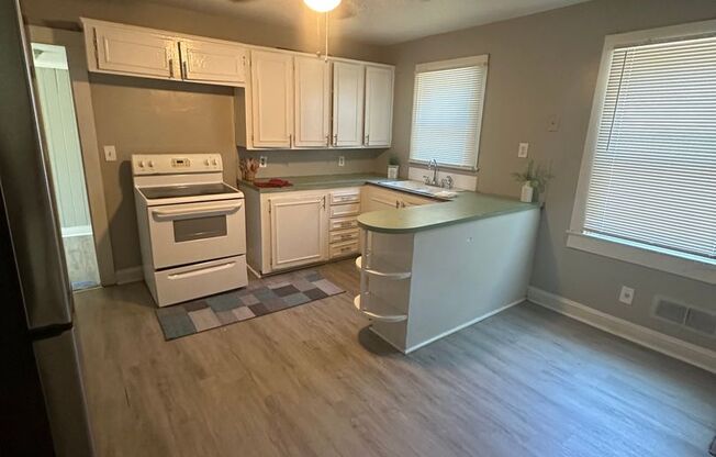 COMING SOON! 3 Bed House!!! Wooden floors!