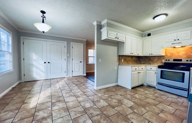 3 beds, 2 baths, $1,375