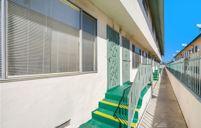 1451 W 105 ST