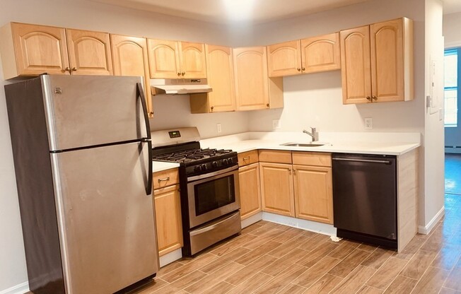 3 beds, 1 bath, $5,400, Unit 4