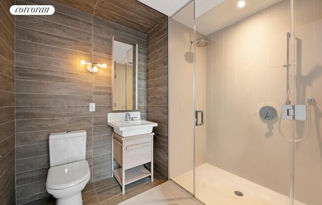 2 beds, 2 baths, 915 sqft, $4,689, Unit 204