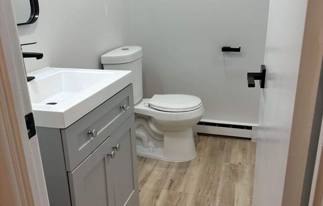 2 beds, 1 bath, $1,750, Unit E03