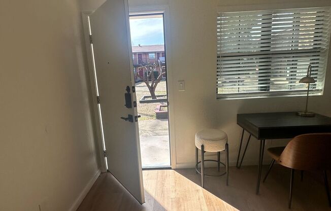1 bed, 1 bath, 595 sqft, $1,290, Unit 115