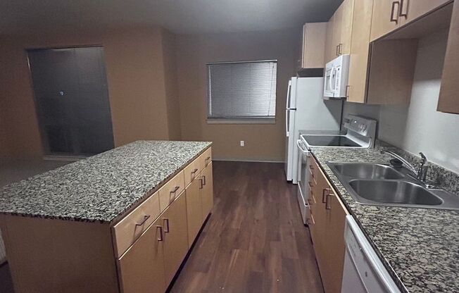 2 beds, 2 baths, 1,087 sqft, $1,800, Unit 113