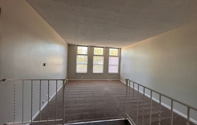 Studio, 1 bath, 400 sqft, $700, Unit 815