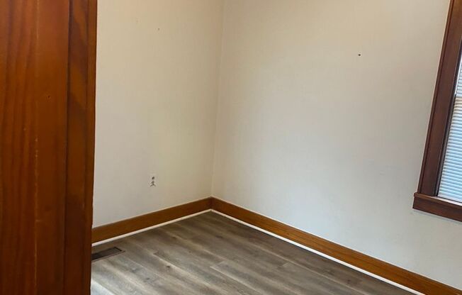 2 beds, 1 bath, $1,200