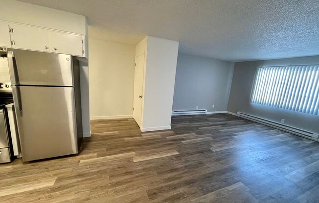 2 beds, 1 bath, 760 sqft, $1,100, Unit 5