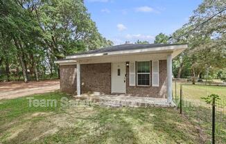 2040 E ROBERTS RD