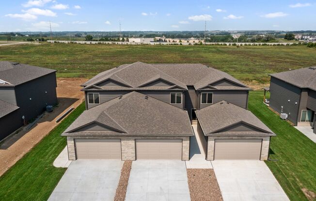 BRAND NEW 3 bed 3 bath Townhome in NW Lincoln