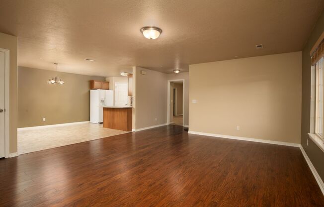 3 beds, 2 baths, $1,399