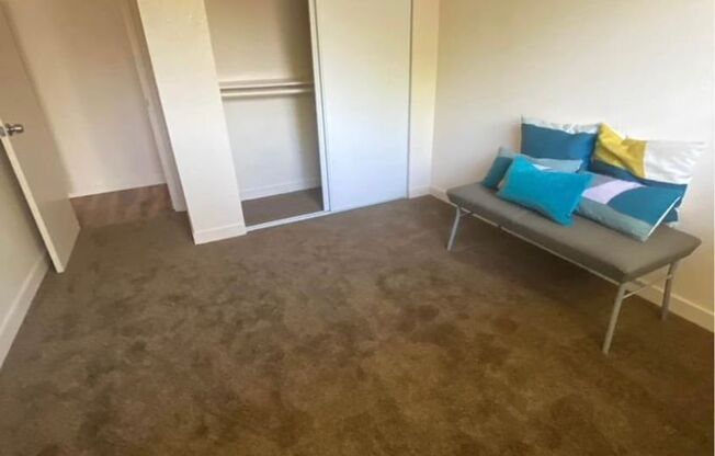 1 bed, 1 bath, 615 sqft, $1,300