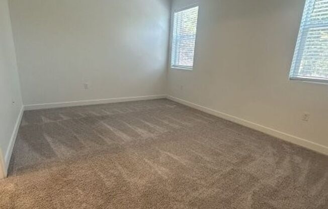 3 beds, 2 baths, 1,400 sqft, $1,895, Unit 572