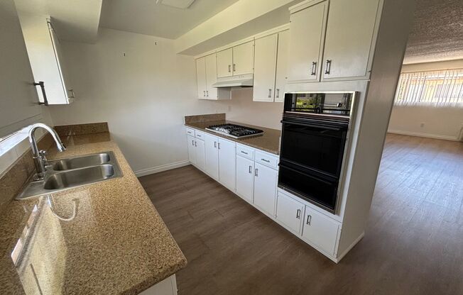 1670 W. Broadway- 2bd/2ba- Welcome to Your New Home in Anaheim, CA