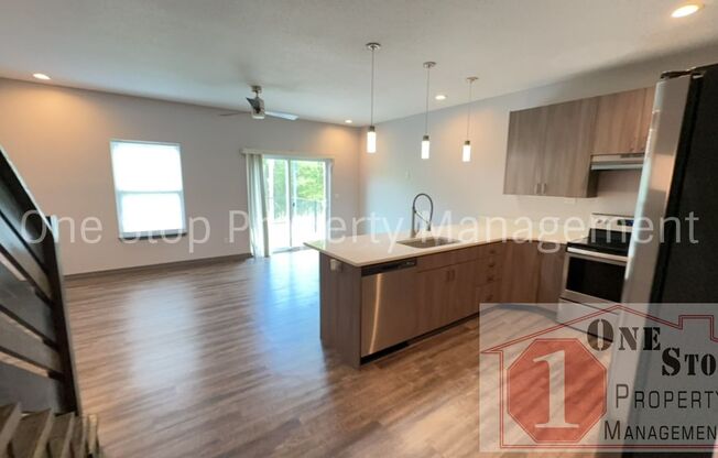 3 Bedroom, 2.5 Bath Modern Townhome in North Kansas City, MO